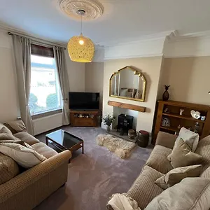 Beautiful 3 Bedroom Home. Entire House Ossett